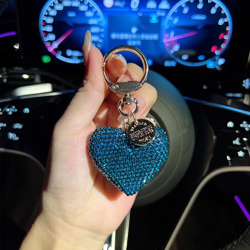 Creative diamond studded heart-shaped keychain, fashionable peach heart car keychain, exquisite bag pendant, decorative gift